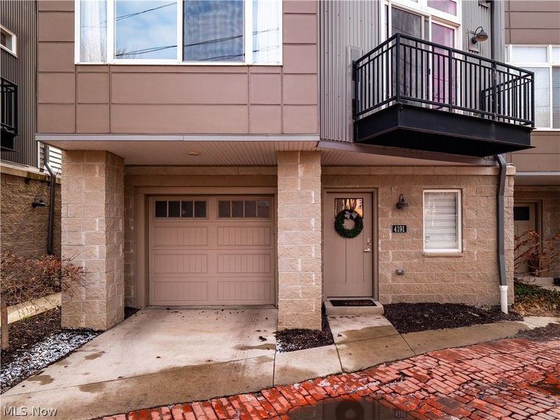 4191 Lorain Court , Cleveland, OH 44113 Photo 2