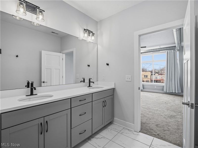 4191 Lorain Court , Cleveland, OH 44113 Photo 27