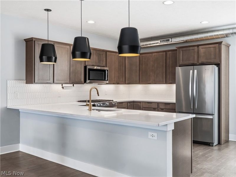 4191 Lorain Court , Cleveland, OH 44113 Photo 7