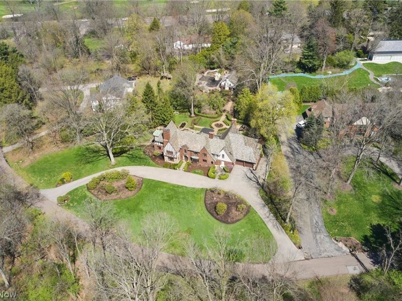 69 E Fairlawn Boulevard , Akron, OH 44313 Photo 2