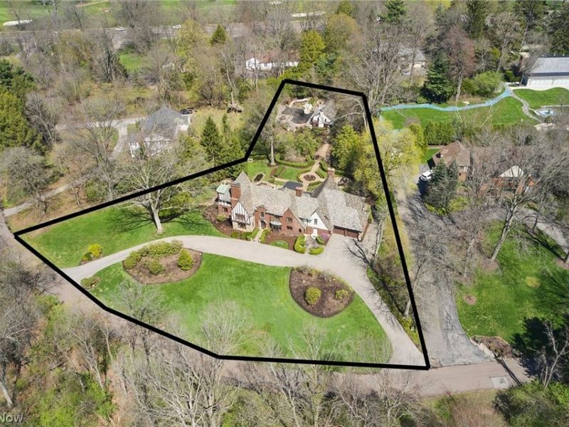 69 E Fairlawn Boulevard, Akron, OH 44313 Photo 3