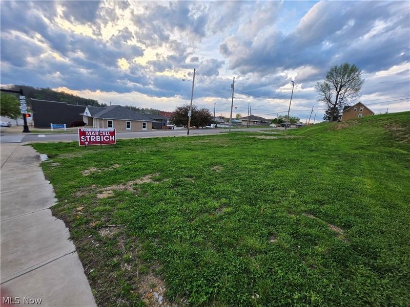 501 Wheeling Avenue, Cambridge, OH 43725 Photo 2