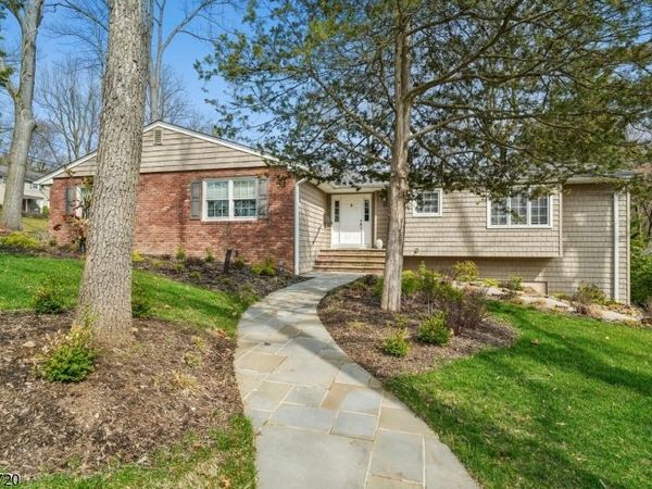 21 Tremont Ter, Livingston, NJ 07039