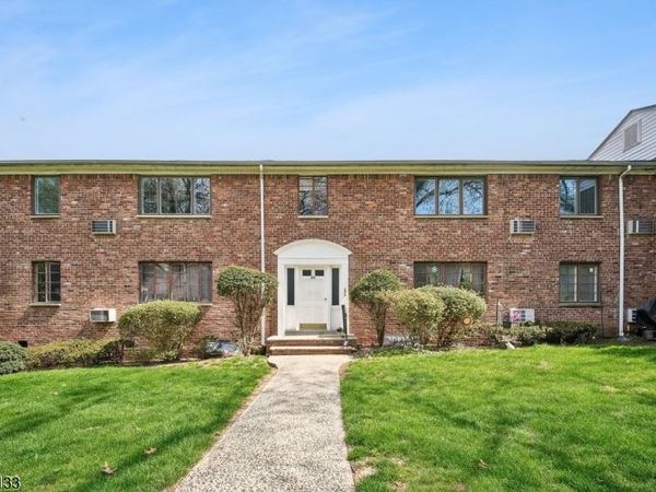 69 Troy Dr, Springfield, NJ 07081