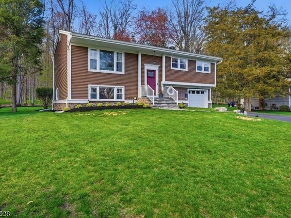 317 Rexland Dr, Boonton, NJ 07005