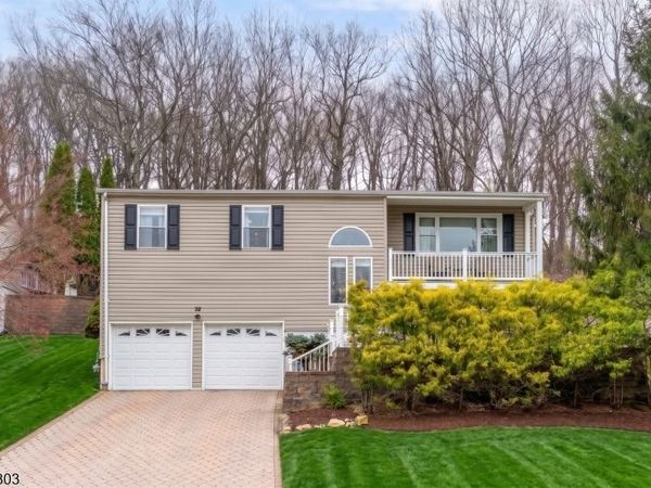 54 Highview Ter, Rockaway, NJ 07801