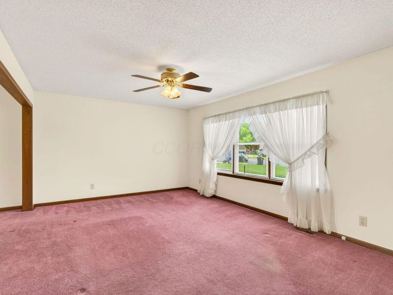 216 Westwood Drive, Circleville, OH 43113 Photo 10