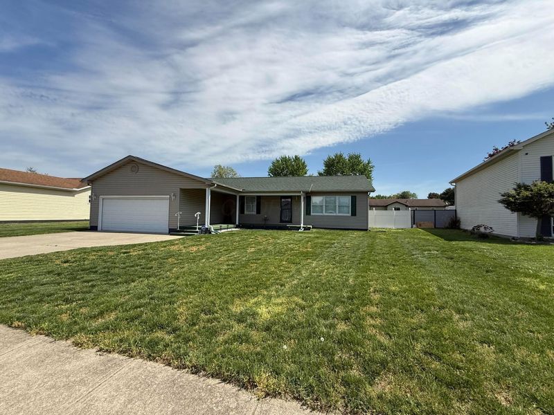 216 Westwood Drive, Circleville, OH 43113 Photo 2