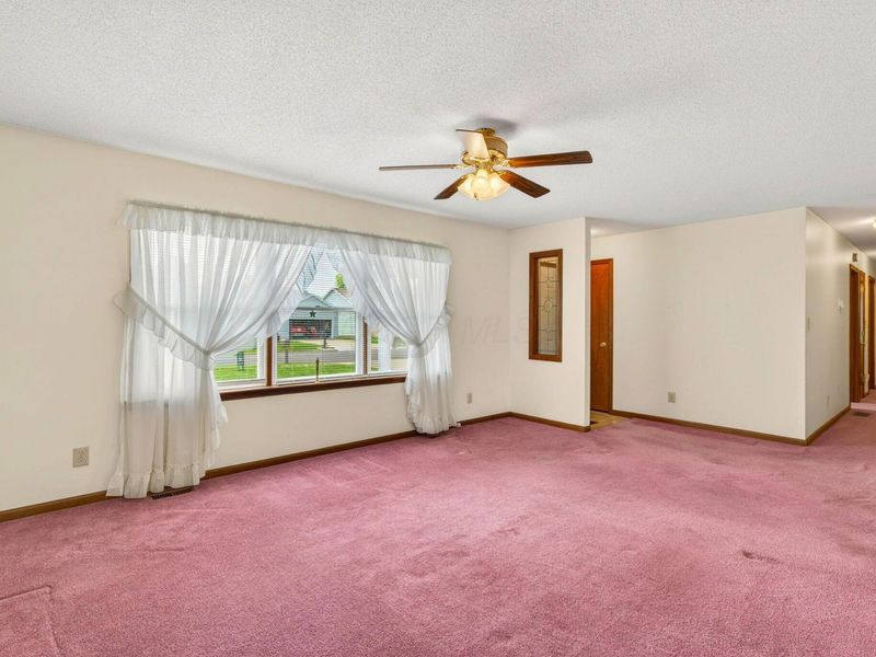 216 Westwood Drive, Circleville, OH 43113 Photo 8