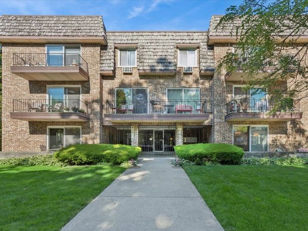 69 Lincoln Avenue, Unit 1S, Riverside, IL 60546