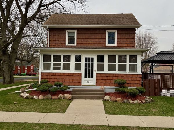 224 E South Street , Franklin Grove, IL 61031