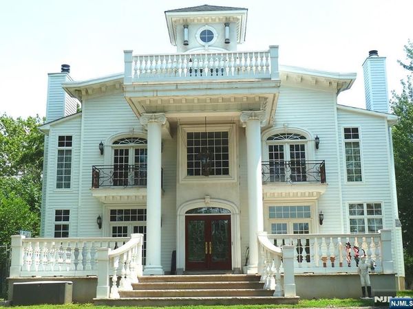 42 River Street, EAST RUTHERFORD, NJ 07073