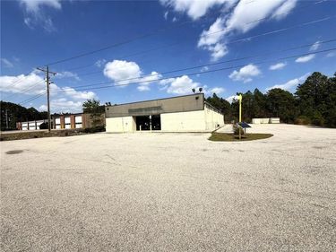 10893 Nc-211, Aberdeen, NC 28315