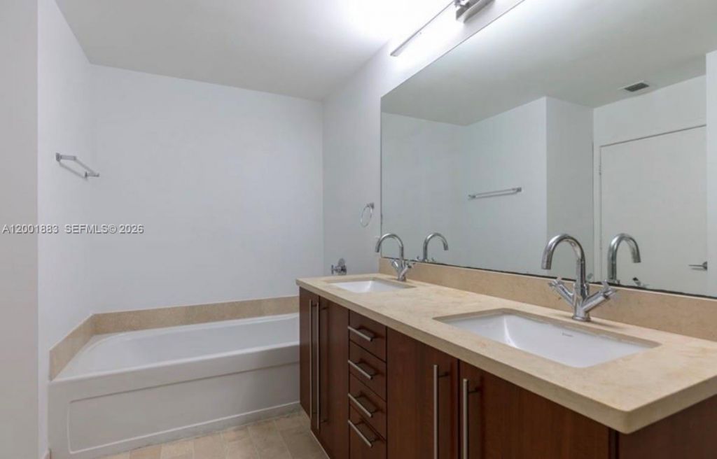 1111 SW 1st Ave, Unit 3222-N, Miami, FL 33130 Photo
