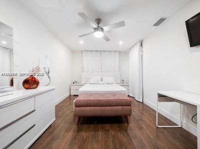 11350 SW 30th St , Miami, FL 33165 Photo