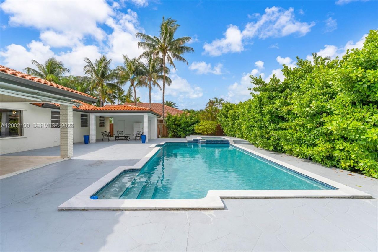 11350 SW 30th St , Miami, FL 33165 Photo