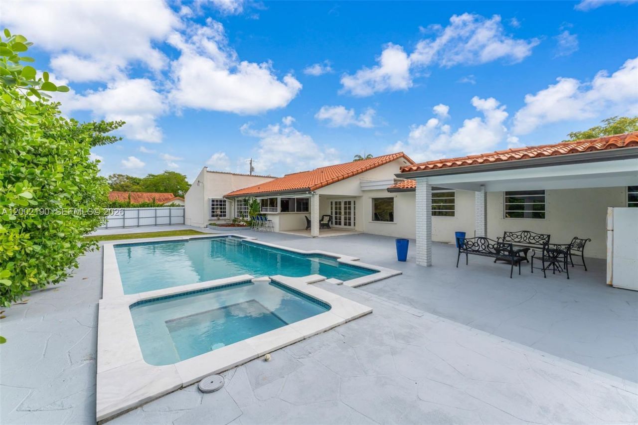 11350 SW 30th St , Miami, FL 33165 Photo