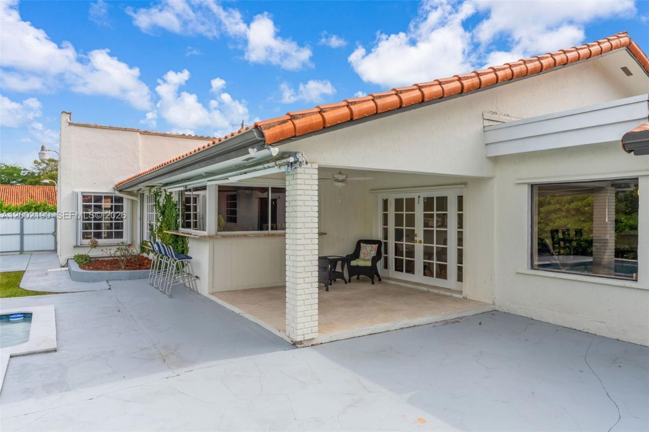 11350 SW 30th St , Miami, FL 33165 Photo