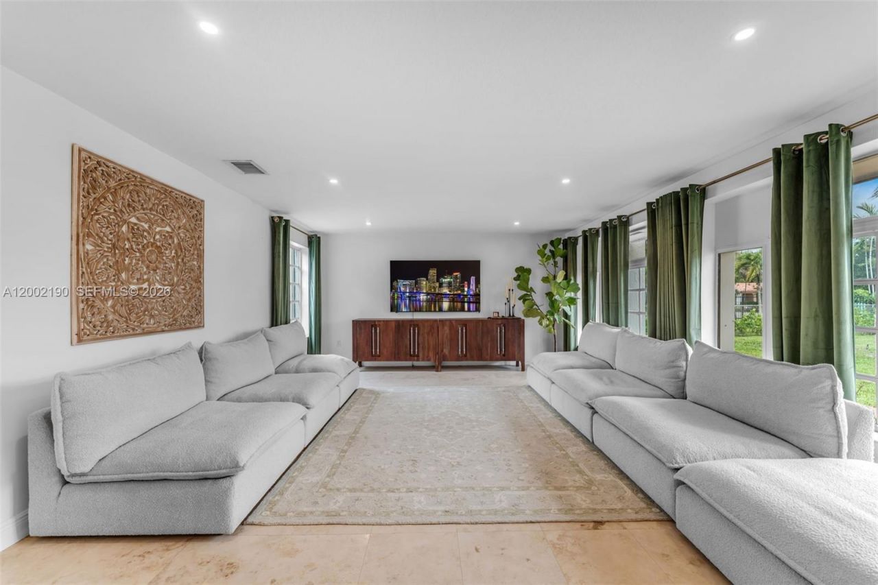 11350 SW 30th St , Miami, FL 33165 Photo