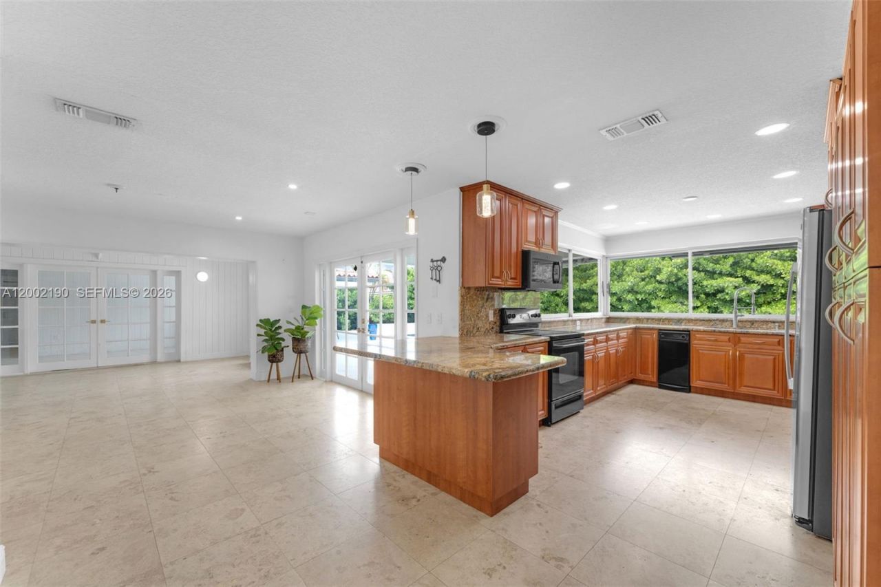 11350 SW 30th St, Miami, FL 33165 Photo