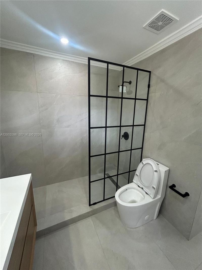 1242 NE 145th St, Miami, FL 33161 Photo