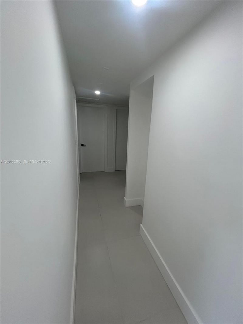 1242 NE 145th St, Miami, FL 33161 Photo