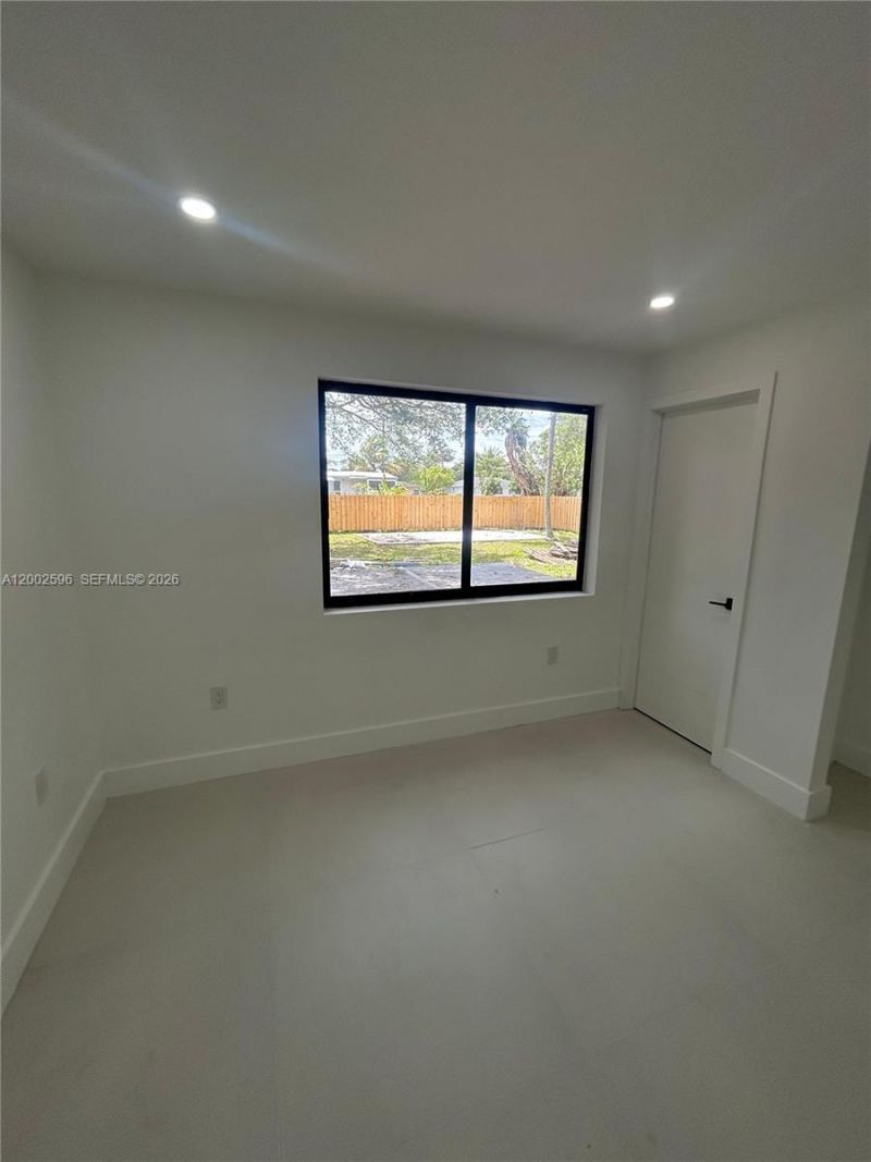 1242 NE 145th St, Miami, FL 33161 Photo