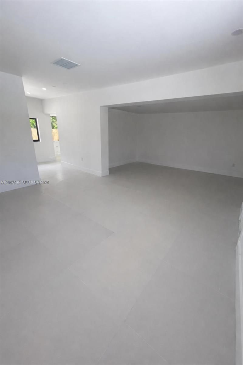 1242 NE 145th St, Miami, FL 33161 Photo