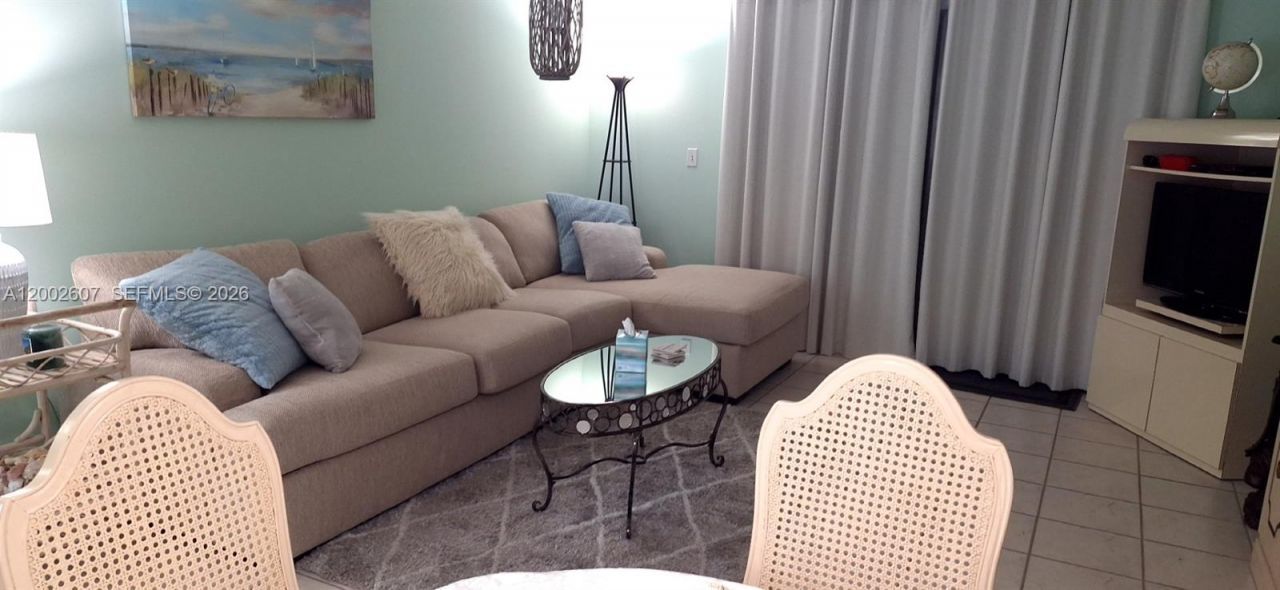 700 NE 14th Ave, Unit 407, Hallandale Beach, FL 33009 Photo