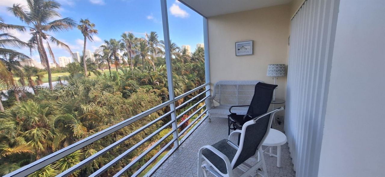 700 NE 14th Ave, Unit 407, Hallandale Beach, FL 33009 Photo