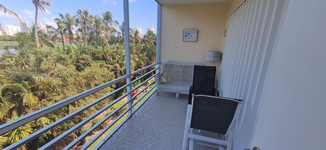 700 NE 14th Ave, Unit 407, Hallandale Beach, FL 33009 Photo