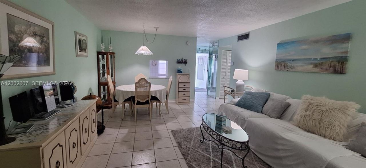700 NE 14th Ave, Unit 407, Hallandale Beach, FL 33009 Photo