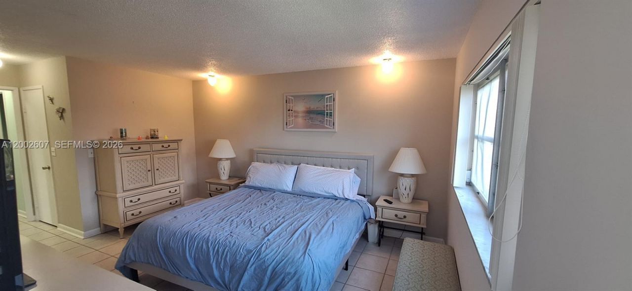 700 NE 14th Ave, Unit 407, Hallandale Beach, FL 33009 Photo