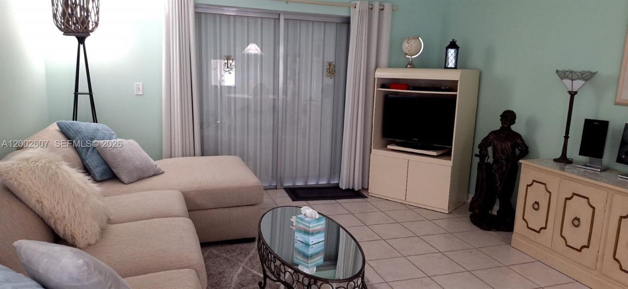 700 NE 14th Ave, Unit 407, Hallandale Beach, FL 33009 Photo