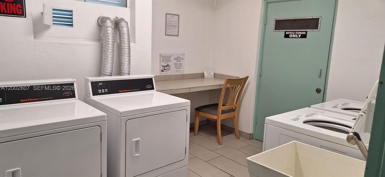 700 NE 14th Ave, Unit 407, Hallandale Beach, FL 33009 Photo