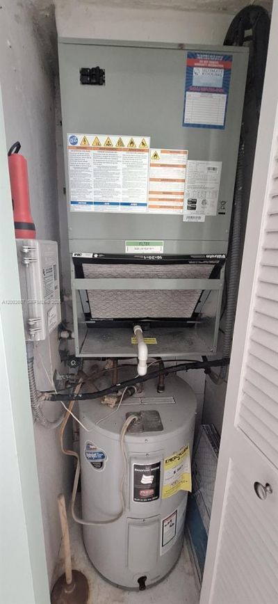 700 NE 14th Ave, Unit 407, Hallandale Beach, FL 33009 Photo