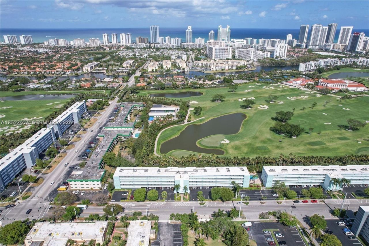 700 NE 14th Ave, Unit 407, Hallandale Beach, FL 33009 Photo