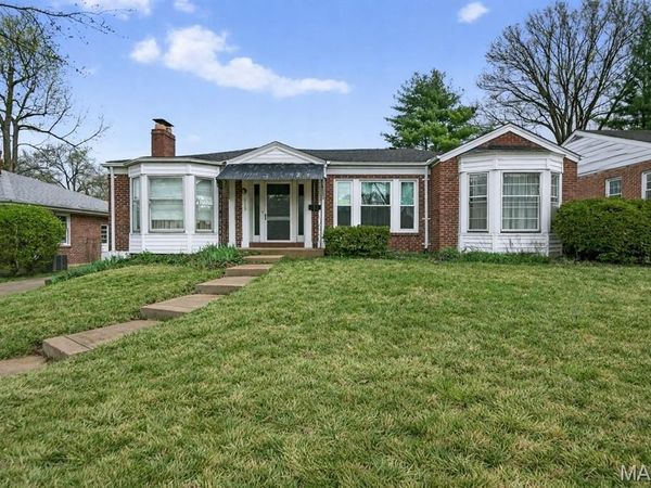 8125 Halifax Drive, Clayton, MO 63105