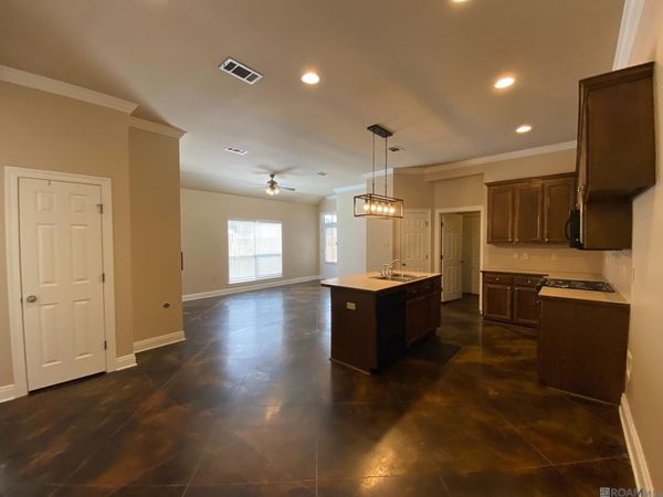 5235 Paducah Ct, Baton Rouge, LA 70816