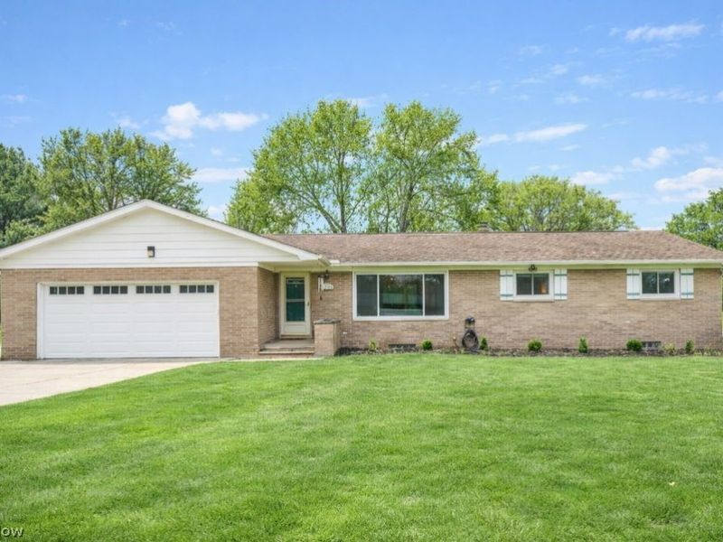 5008 Laddie Drive, New Franklin, OH 44319 Photo 1