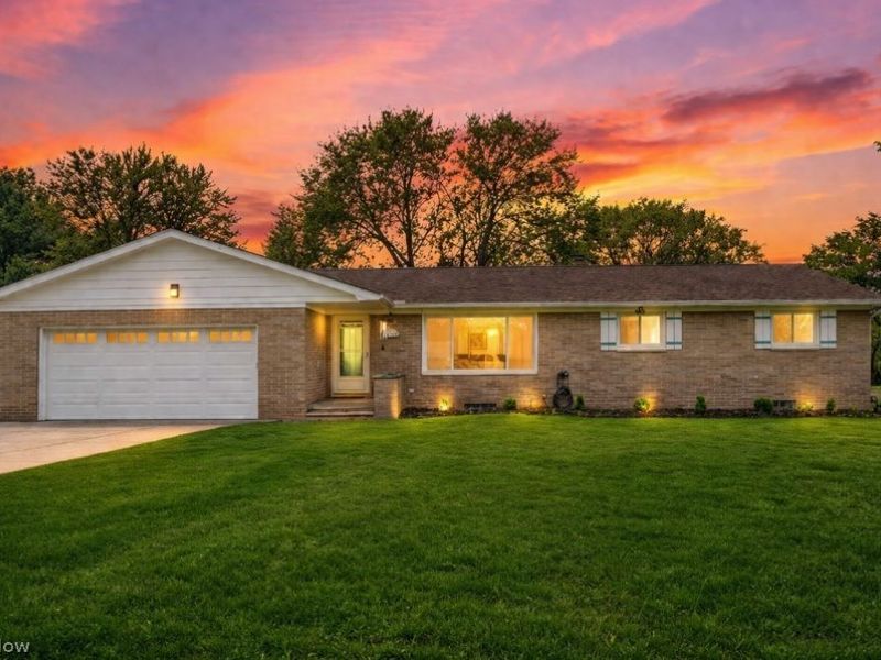 5008 Laddie Drive, New Franklin, OH 44319 Photo 2