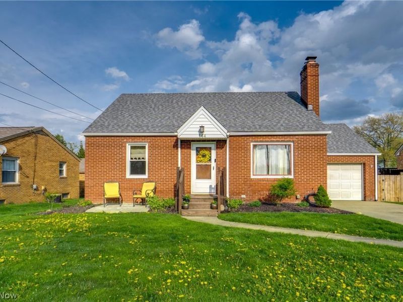 144 Perry Drive NW, Canton, OH 44708 Photo 1