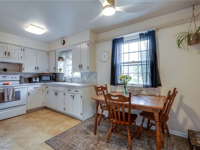 144 Perry Drive NW, Canton, OH 44708 Photo 10