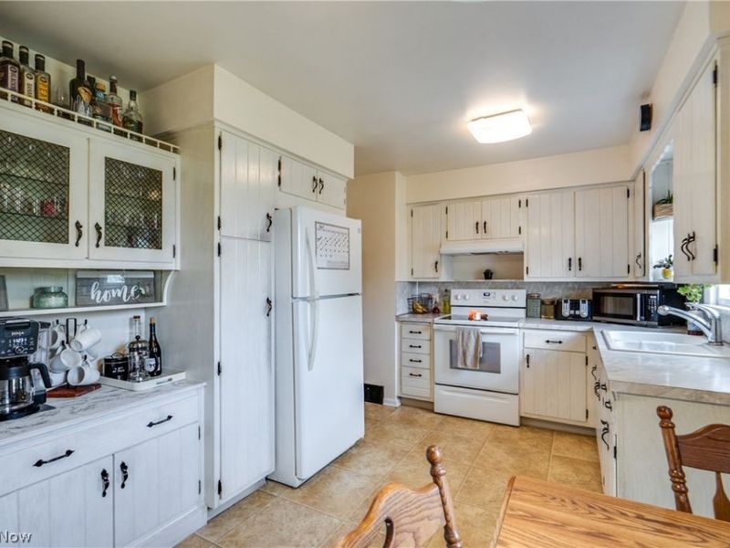 144 Perry Drive NW, Canton, OH 44708 Photo 11