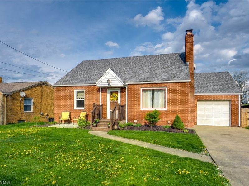 144 Perry Drive NW, Canton, OH 44708 Photo 2