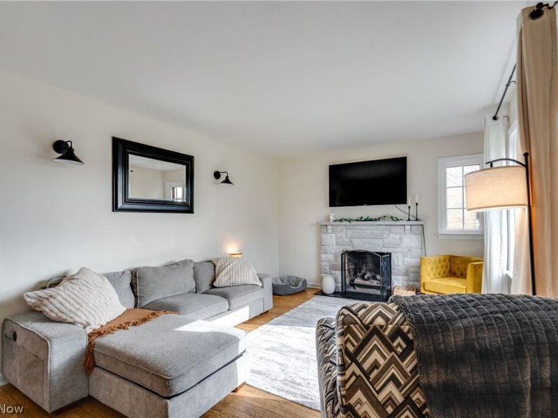 144 Perry Drive NW, Canton, OH 44708 Photo 3