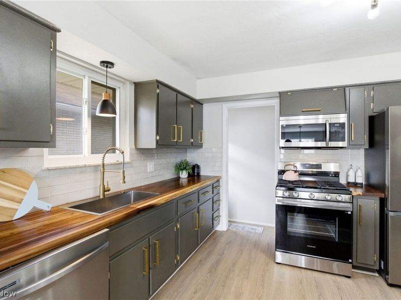 5284 E 102nd Street, Garfield Heights, OH 44125 Photo 12