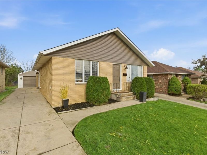 5284 E 102nd Street, Garfield Heights, OH 44125 Photo 2