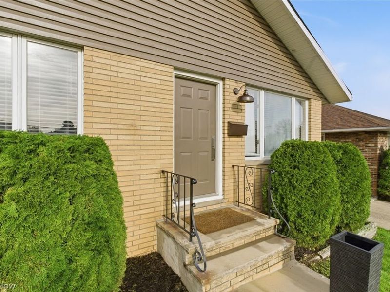 5284 E 102nd Street, Garfield Heights, OH 44125 Photo 3