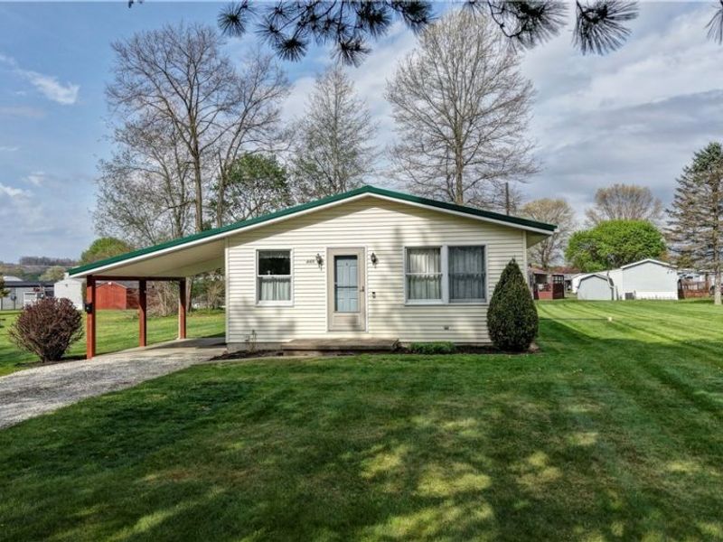 445 N George Street, West Lafayette, OH 43845 Photo 1